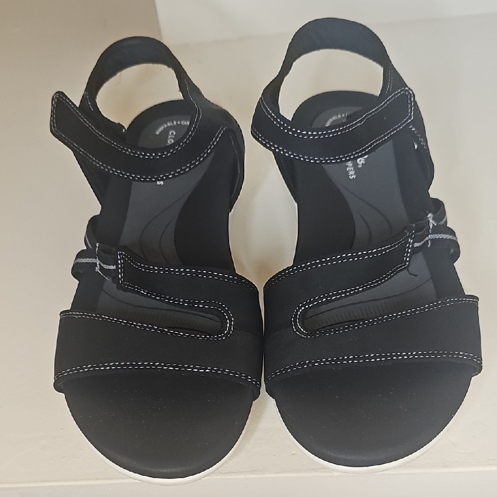 Clarks Black Sandals with White Accents Cloud Steppers Size 11 Washable
